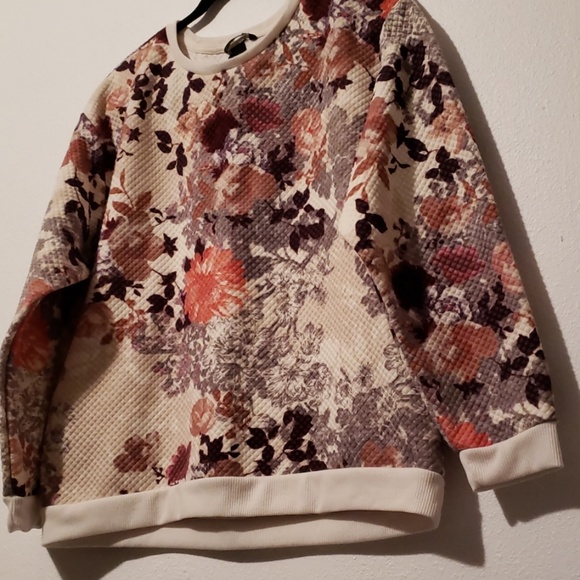 Sweater - Picture 3 of 3